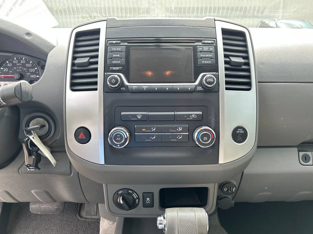 Used 2018 Nissan Frontier SV AWD/4WD image 17