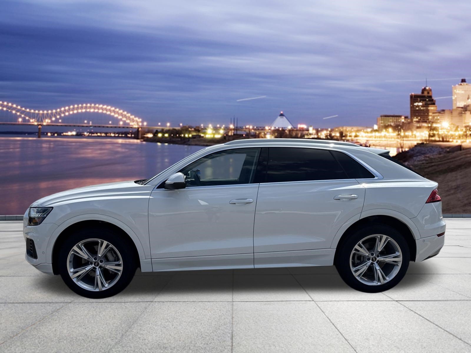Used 2023 Audi Q8 Premium w/ Convenience Package AWD/4WD image 2
