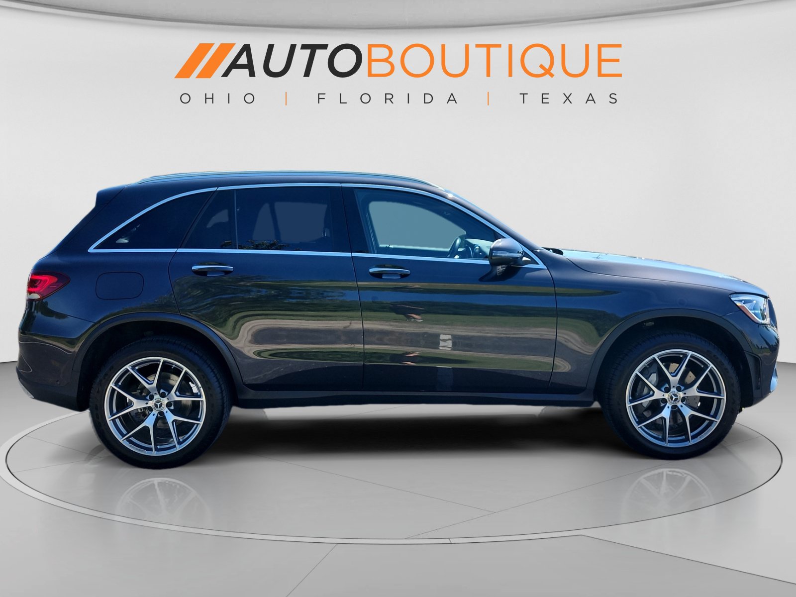 Used 2022 Mercedes-Benz GLC 300 4MATIC w/ AMG Line image 6