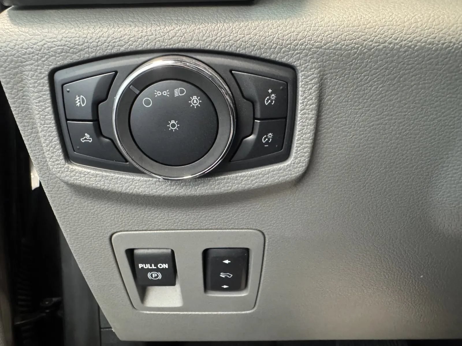 Used 2019 Ford F150 XLT w/ Equipment Group 302A Luxury AWD/4WD image 36