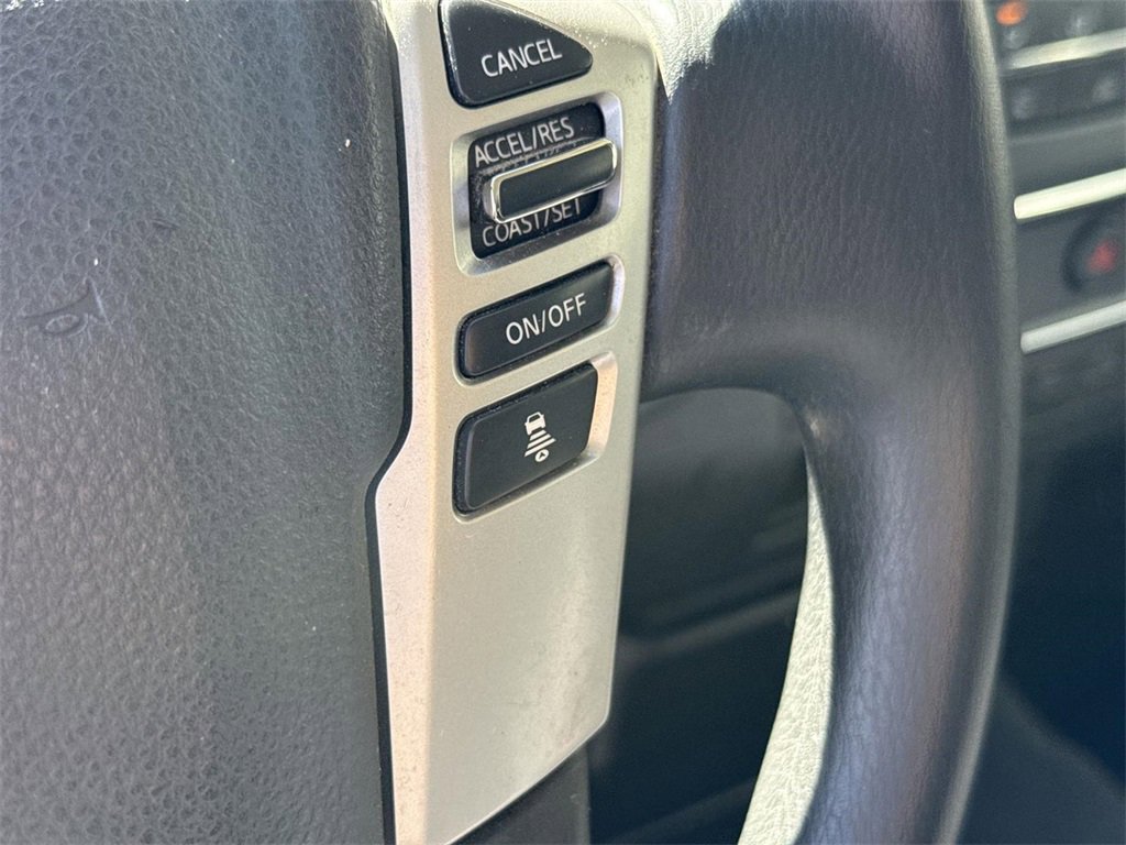 Used 2023 Nissan Titan SV image 32