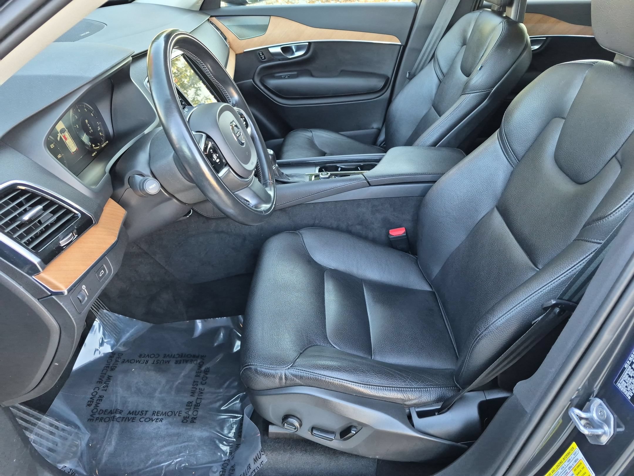 Used 2021 Volvo XC90 T6 Momentum w/ Protection Package AWD/4WD image 11