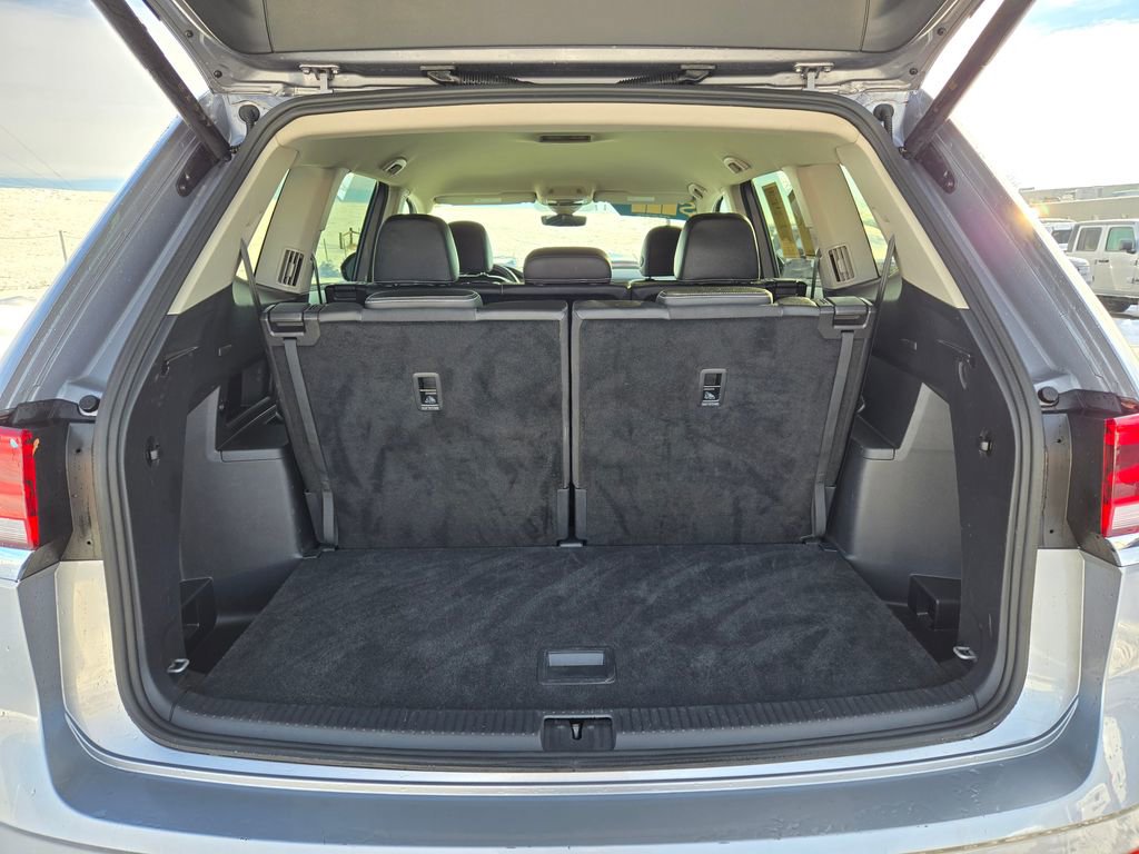 Used 2025 Volkswagen Atlas SE image 31