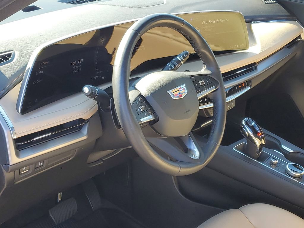 Used 2024 Cadillac XT4 Luxury w/ Cold Weather Package AWD/4WD image 8