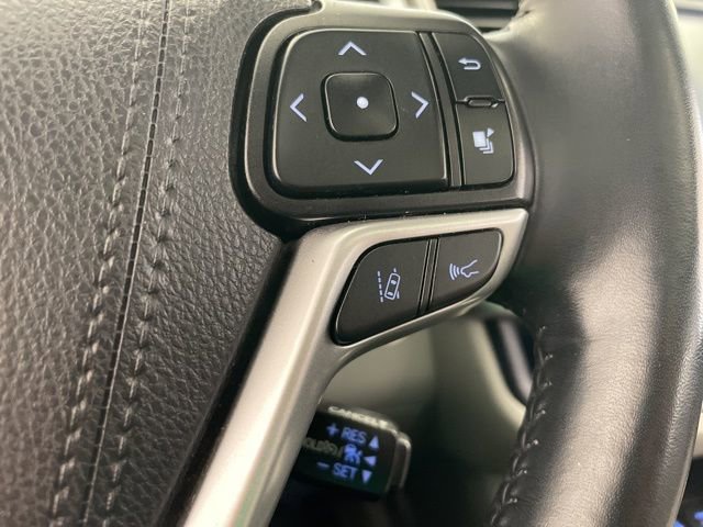 Used 2019 Toyota Highlander XLE image 22