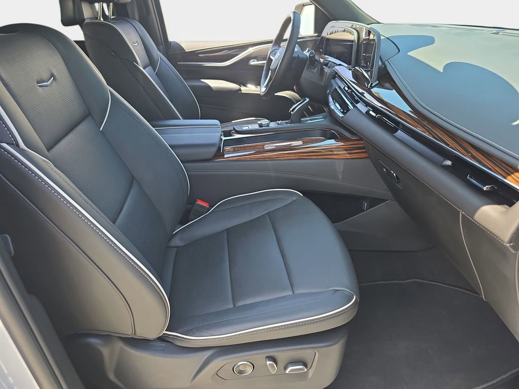 Used 2024 Cadillac Escalade Premium Luxury RWD image 12