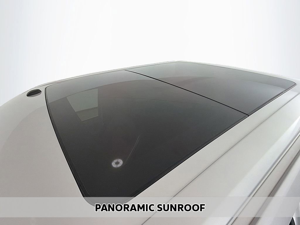 Used 2016 Ford F150 Platinum w/ Equipment Group 701A Luxury image 4