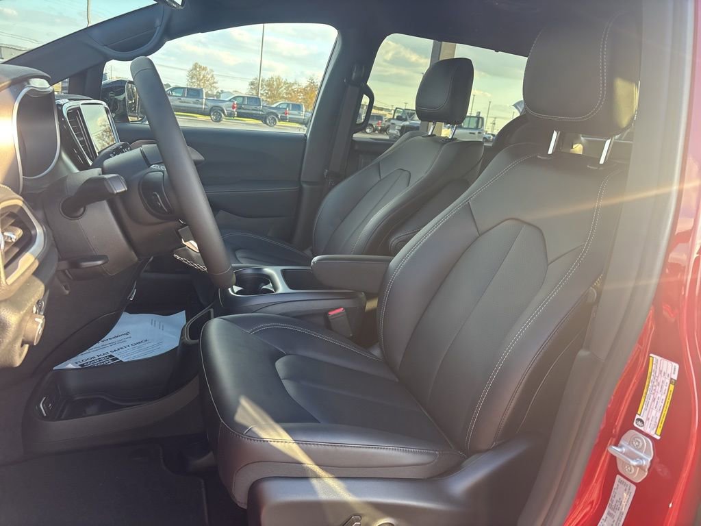New 2026 Chrysler Pacifica Select image 26
