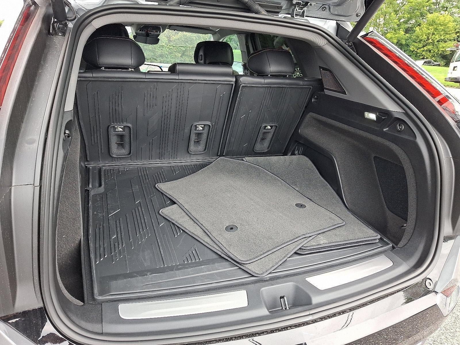 New 2027 Cadillac Optiq Luxury w/ LPO, Floor Liner Package AWD/4WD image 22