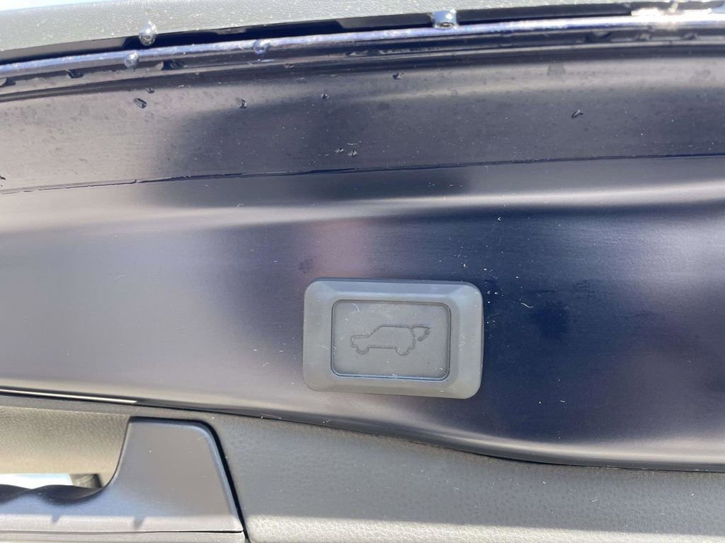 Used 2025 Toyota RAV4 XLE Premium FWD image 50