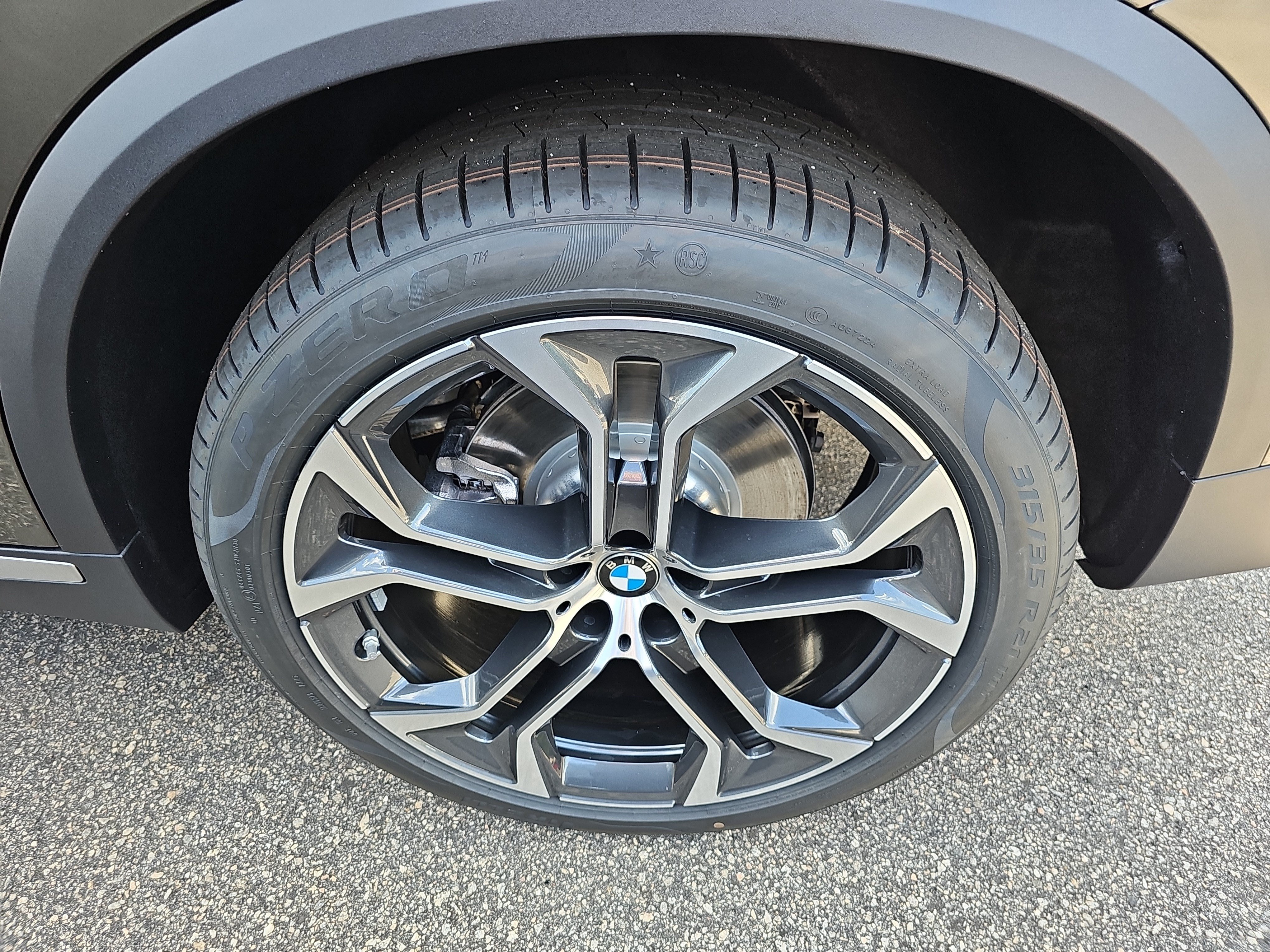 New 2026 BMW X5 xDrive40i w/ Climate Comfort Package AWD/4WD image 36