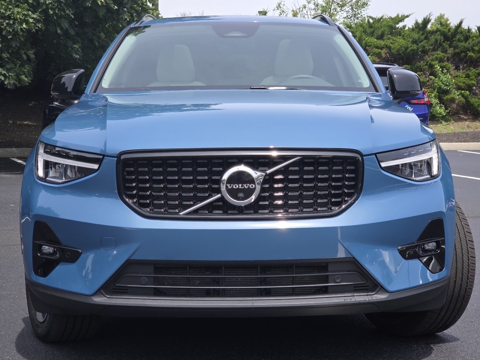 Used 2023 Volvo XC40 B5 Plus w/ Driver Assist Package AWD/4WD image 14