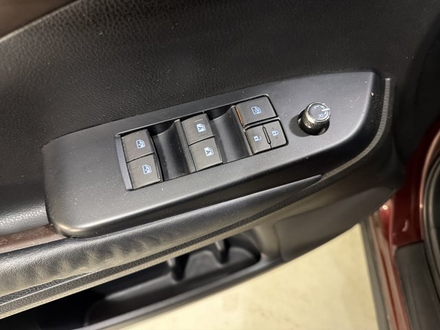 Used 2014 Toyota Highlander XLE AWD/4WD image 19
