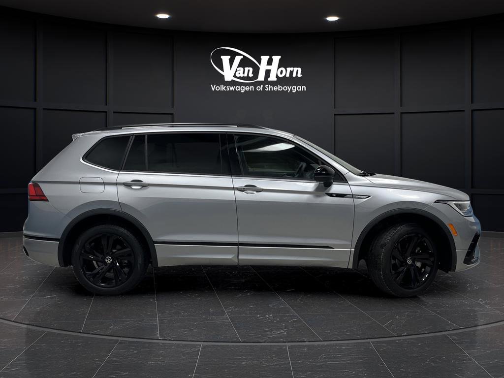 Used 2024 Volkswagen Tiguan SE R-Line image 2