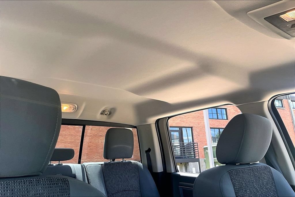 Used 2016 RAM 1500 SLT RWD image 23