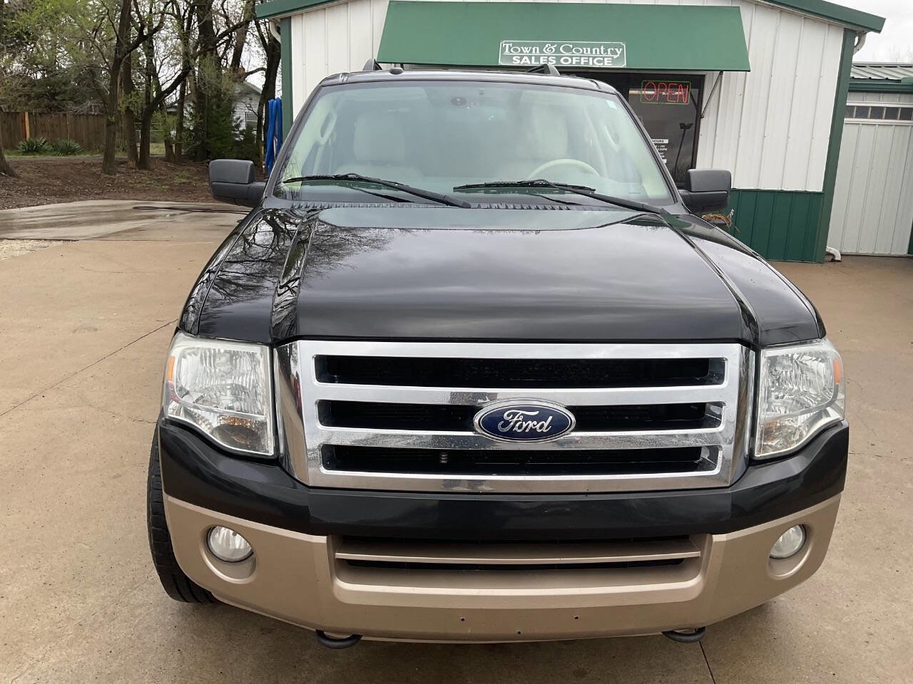 Used 2014 Ford Expedition EL XLT w/ Equipment Group 202A image 4