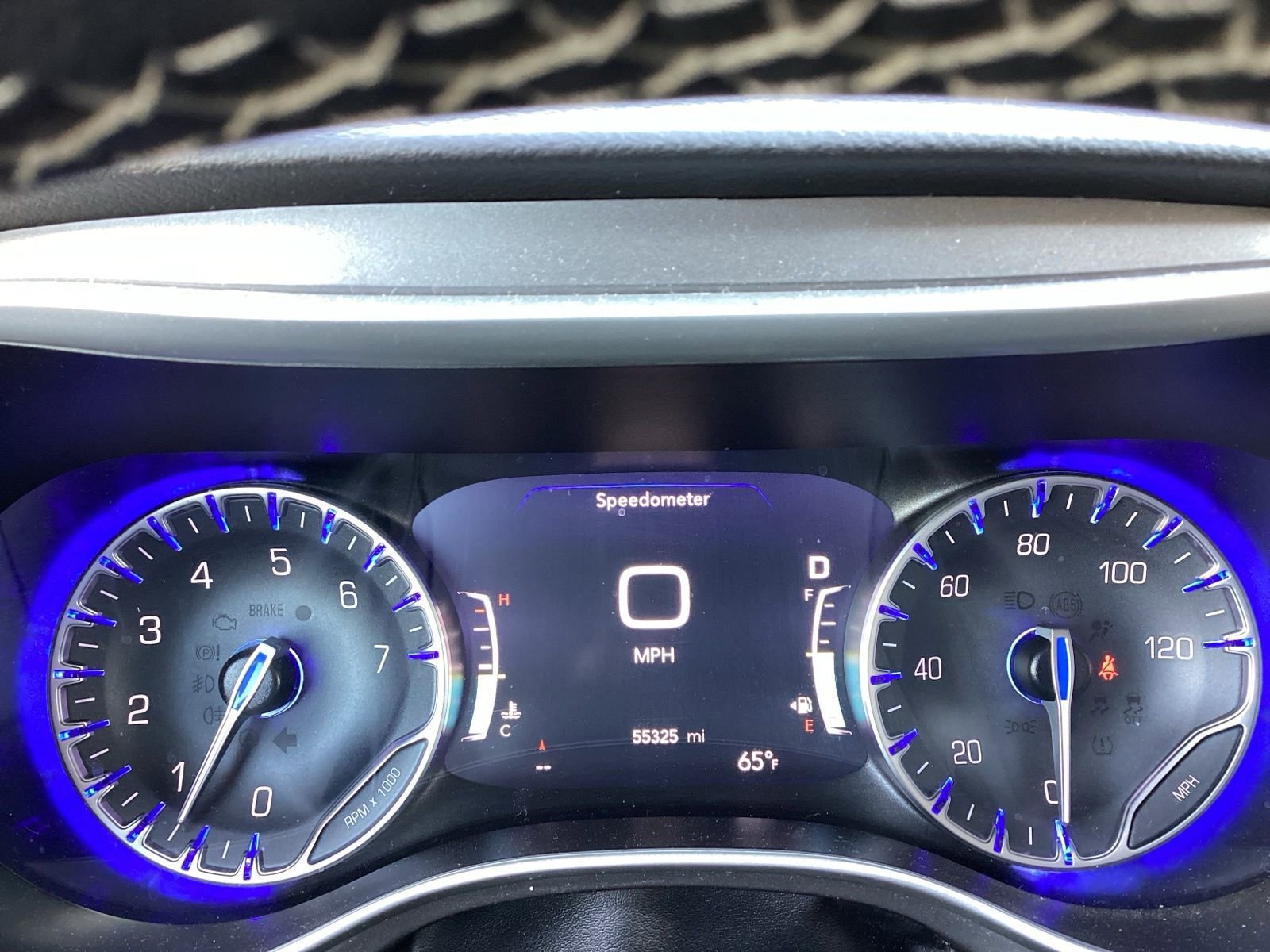Used 2024 Chrysler Pacifica Touring-L image 8