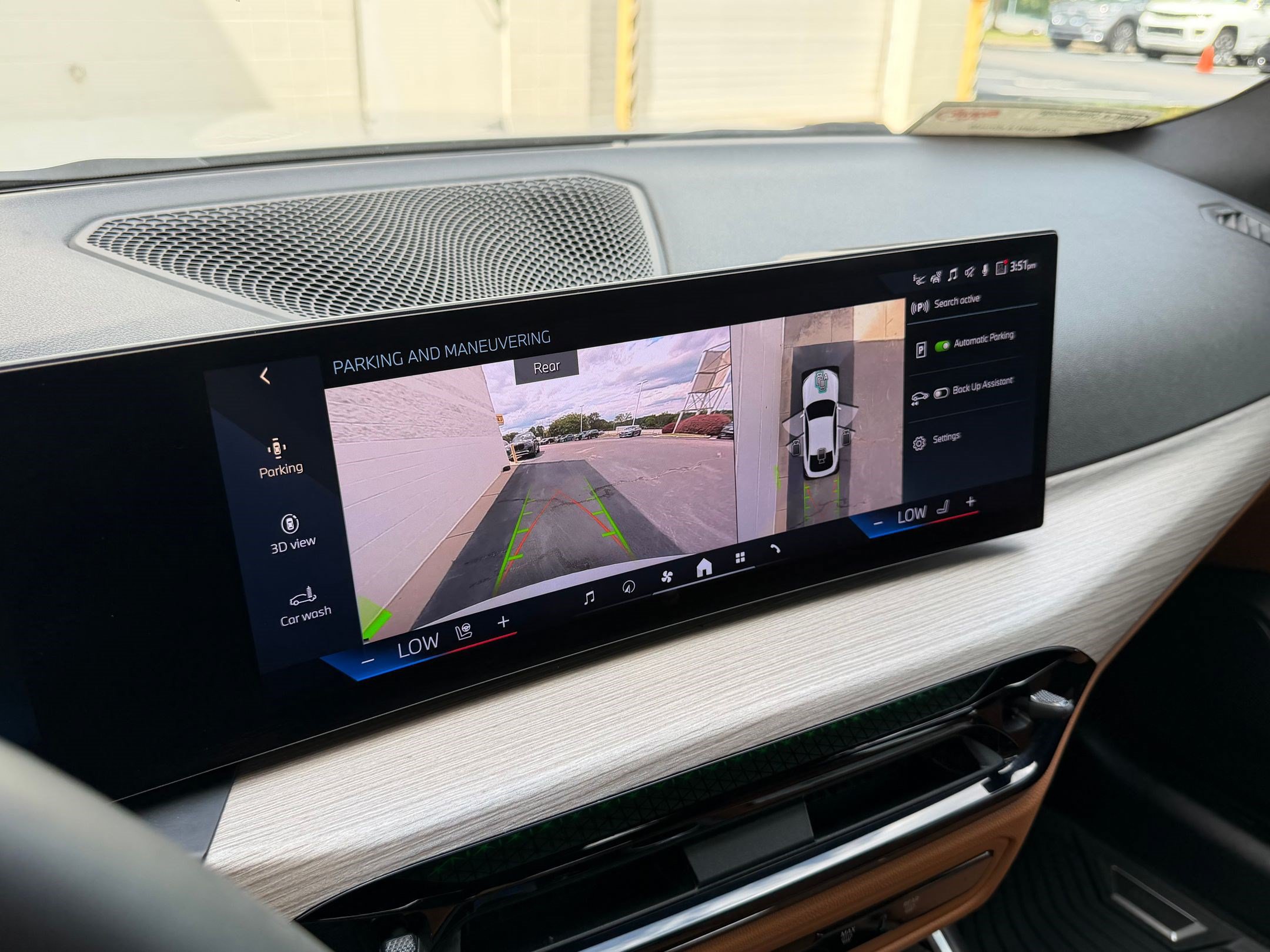 Certified 2025 BMW i4 eDrive40 w/ Premium Package RWD image 29