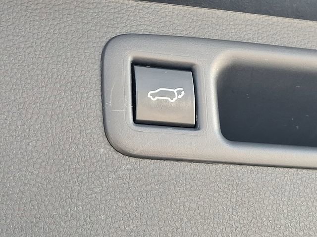 Used 2024 Toyota Highlander LE image 30