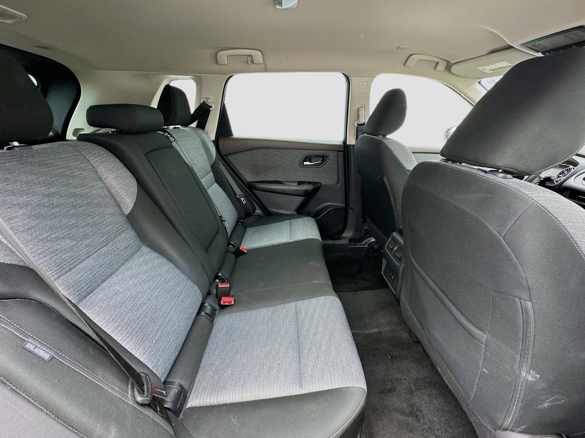 Used 2023 Nissan Rogue SV image 18