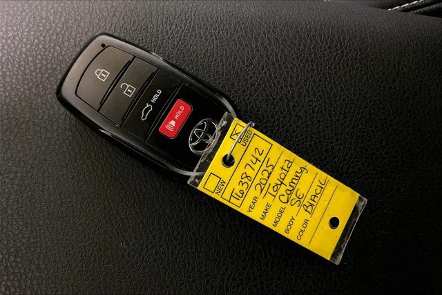 Used 2025 Toyota Camry SE FWD image 12
