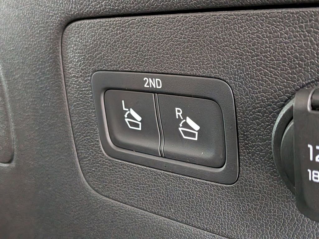 Used 2023 Kia Sorento S image 10