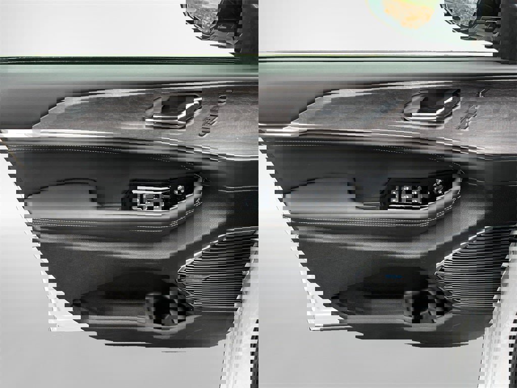 Used 2024 Jeep Grand Cherokee Overland w/ Luxury Tech Group IV image 17