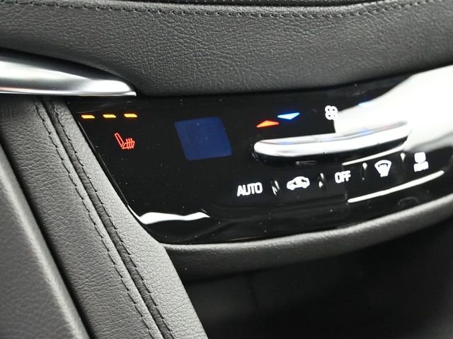 New 2025 Cadillac XT6 Luxury image 24