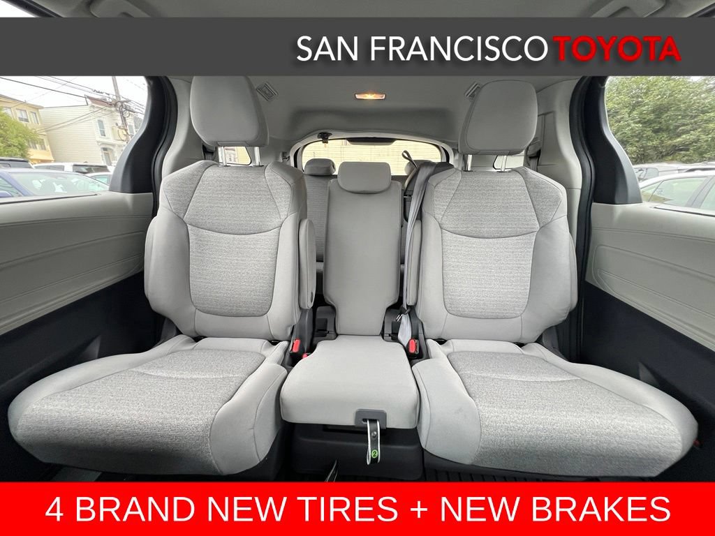 Certified 2021 Toyota Sienna LE FWD image 14