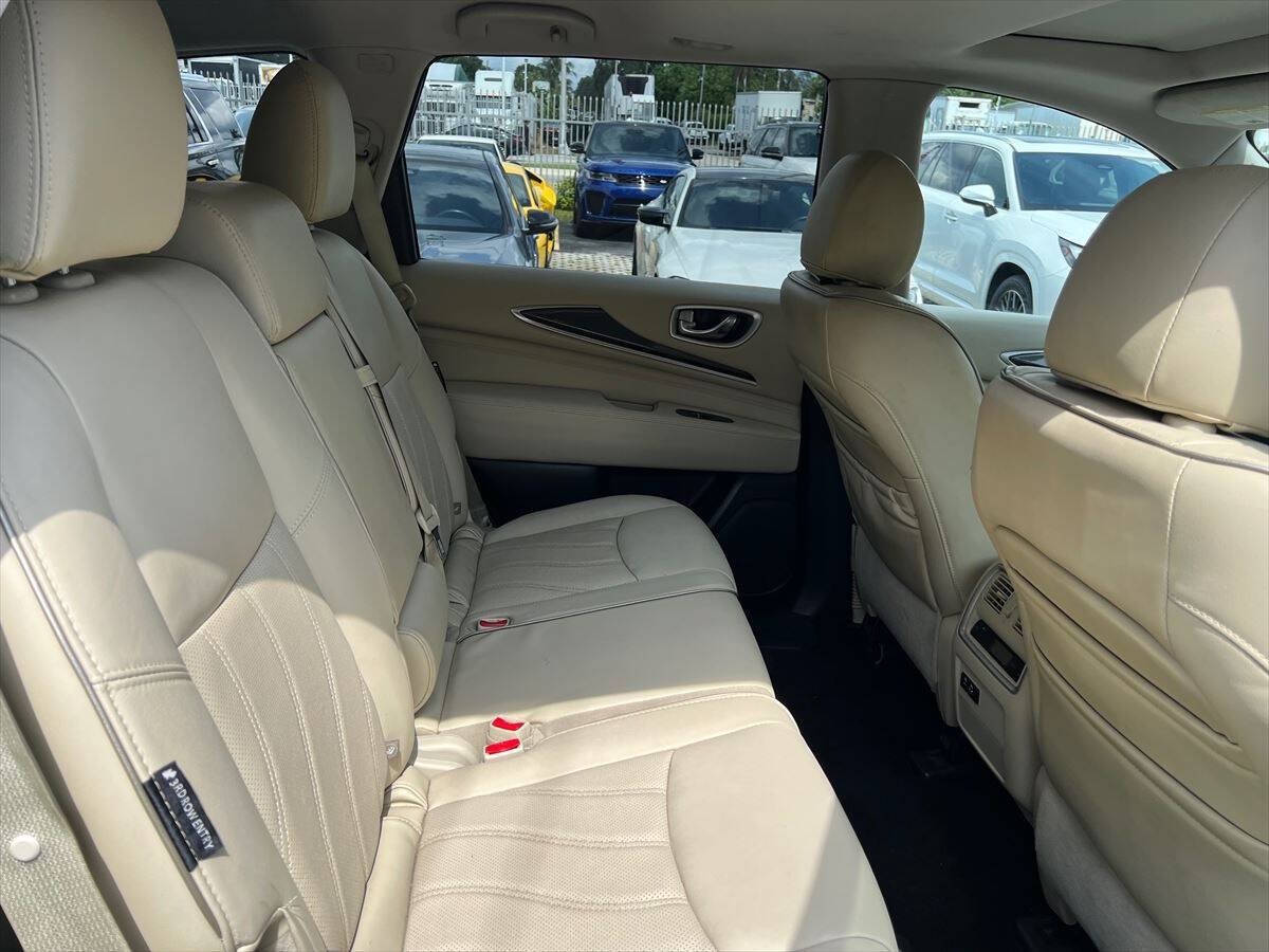 Used 2020 INFINITI QX60 Luxe w/ Essential Package FWD image 9