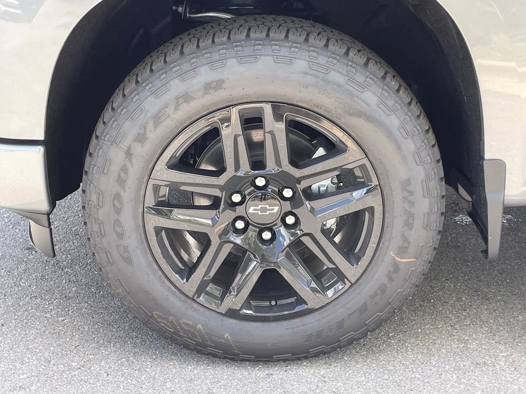 New 2026 Chevrolet Silverado 1500 Custom w/ Turbomax Blackout Package AWD/4WD image 31