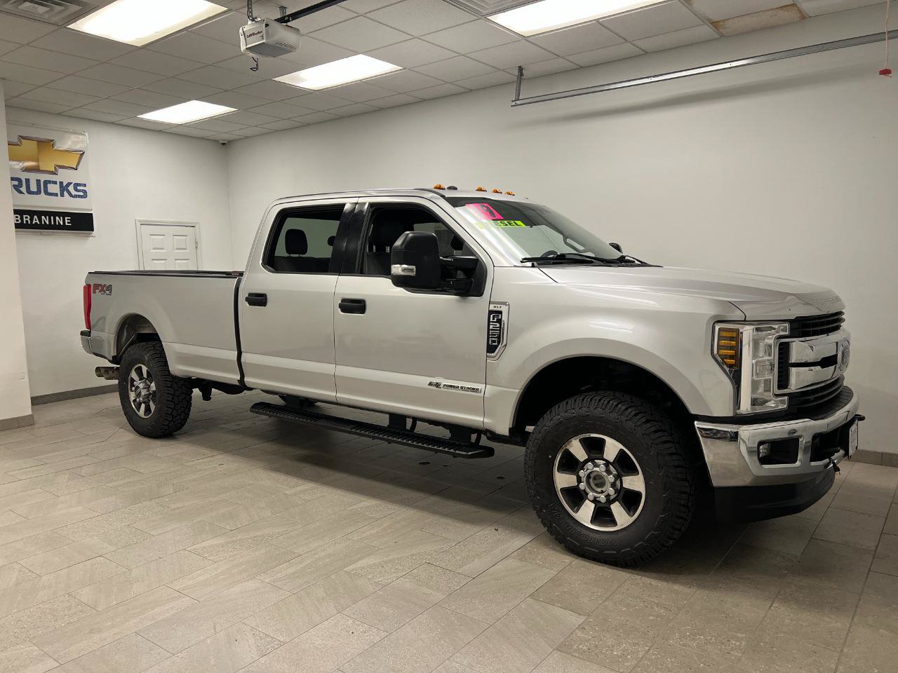 Used 2019 Ford F250 XLT w/ XLT Value Package AWD/4WD image 6
