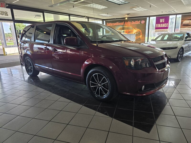 Used 2019 Dodge Grand Caravan GT FWD image 3