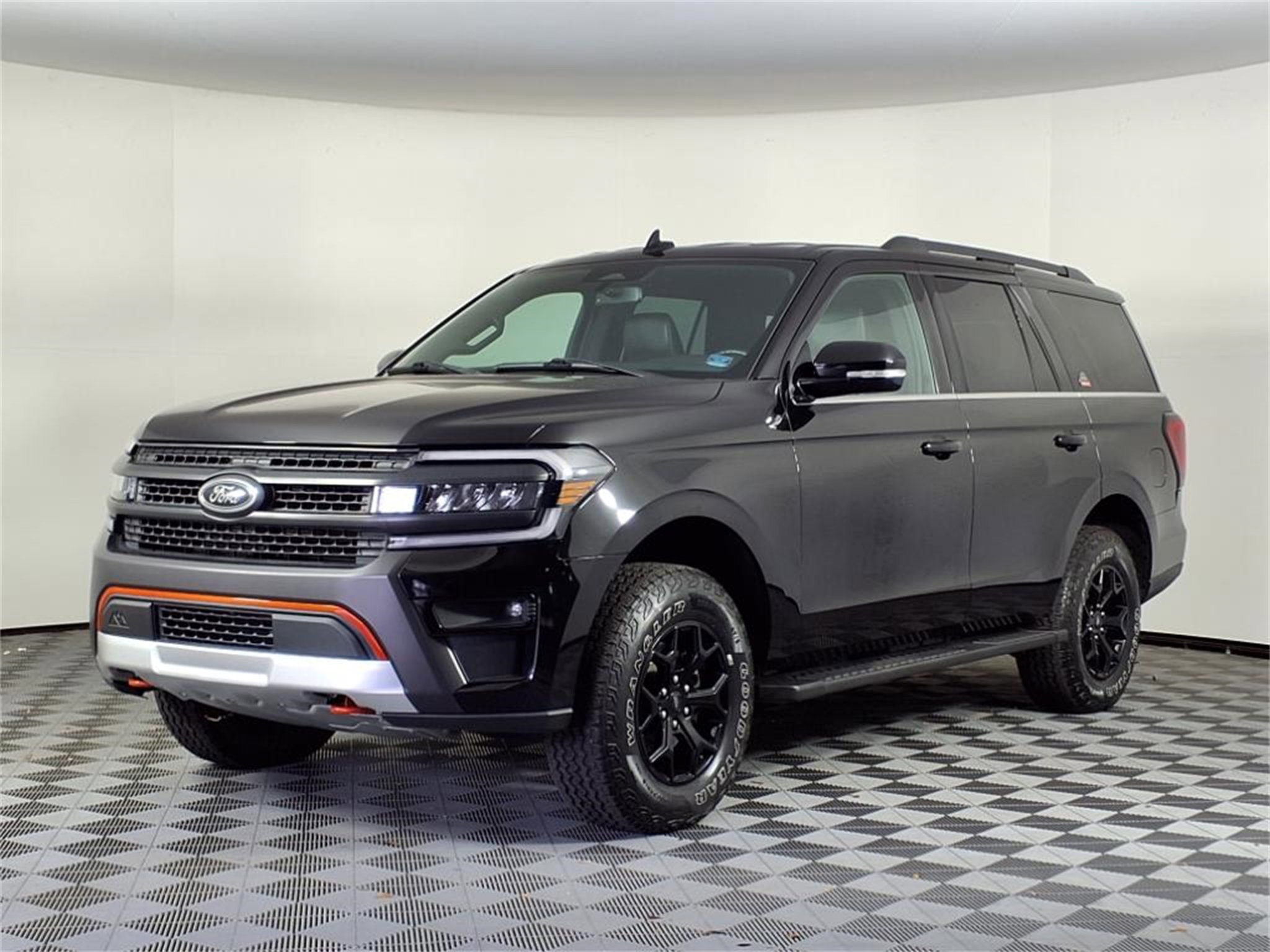 Used 2022 Ford Expedition Timberline image 3