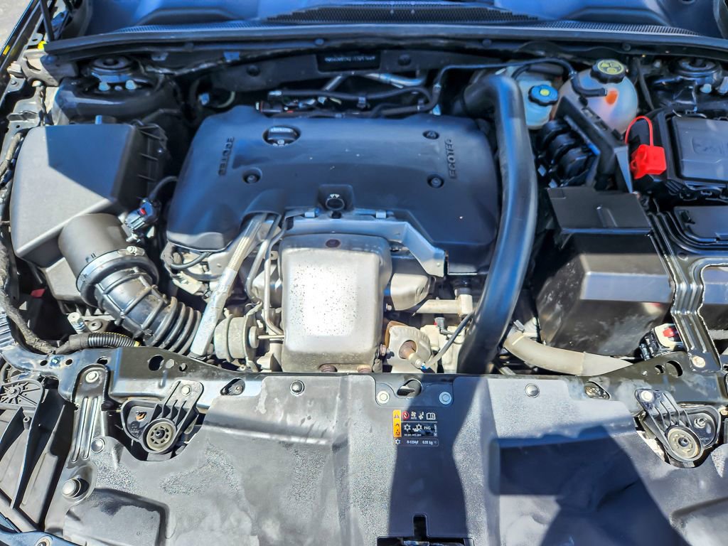 Used 2018 Buick Regal Essence w/ Sights and Sounds Package AWD/4WD image 24
