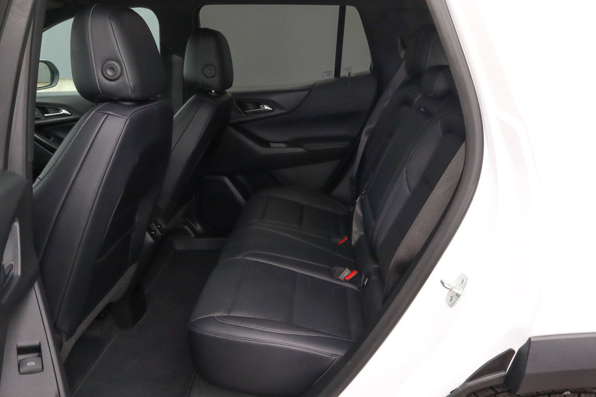 Used 2025 Chevrolet Equinox LT w/ Convenience Package II FWD image 8