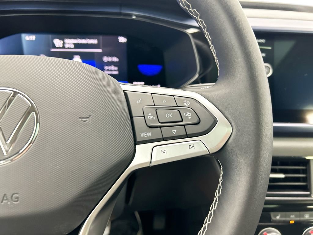 Certified 2023 Volkswagen Taos SE w/ Panoramic Sunroof Package image 12