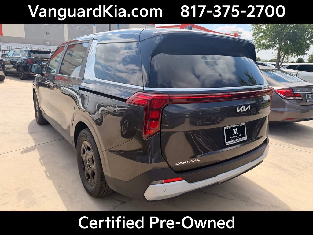 Certified 2025 Kia Carnival image 2