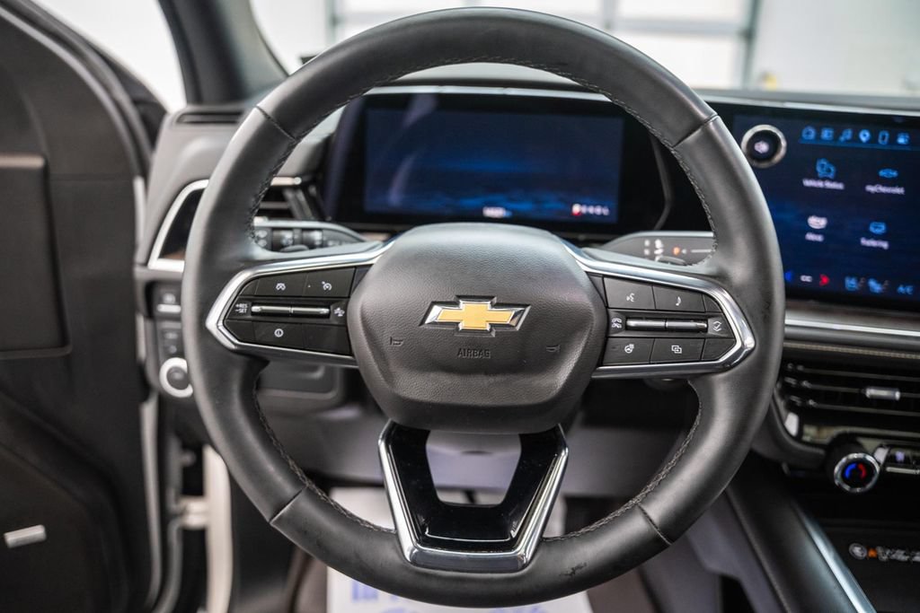 Used 2025 Chevrolet Tahoe Premier AWD/4WD image 32