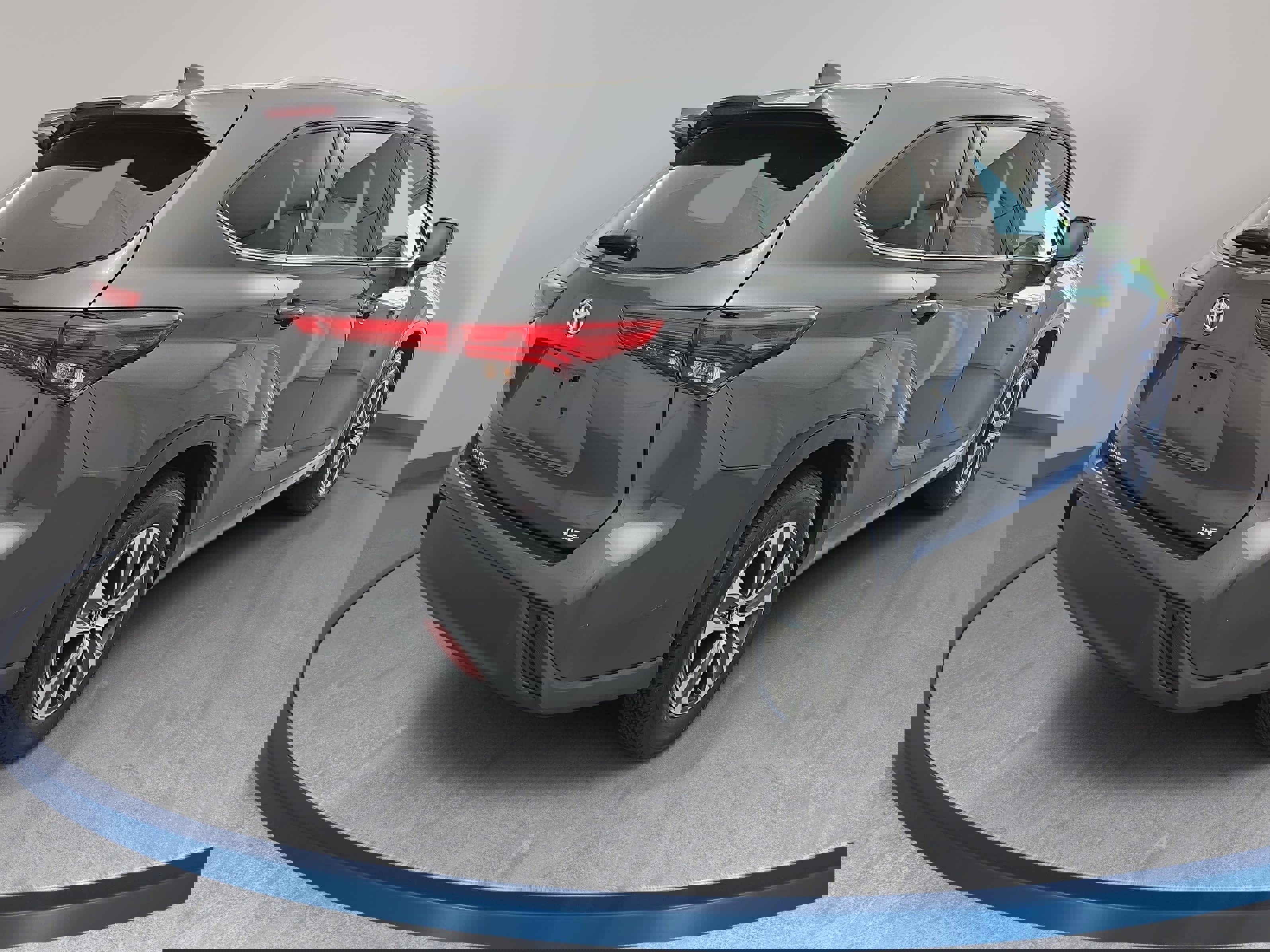 Used 2022 Toyota Highlander XLE image 5