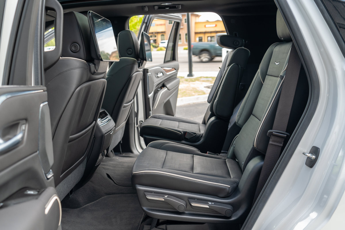 Used 2021 Cadillac Escalade Premium Luxury w/ LPO, Radiant Package AWD/4WD image 55