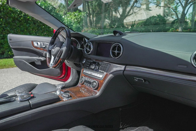 Used 2013 Mercedes-Benz SL 550 image 38