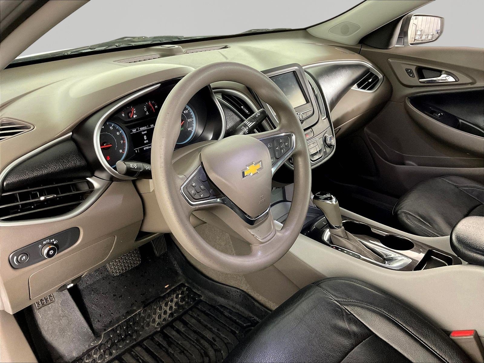 Used 2018 Chevrolet Malibu LS FWD image 17