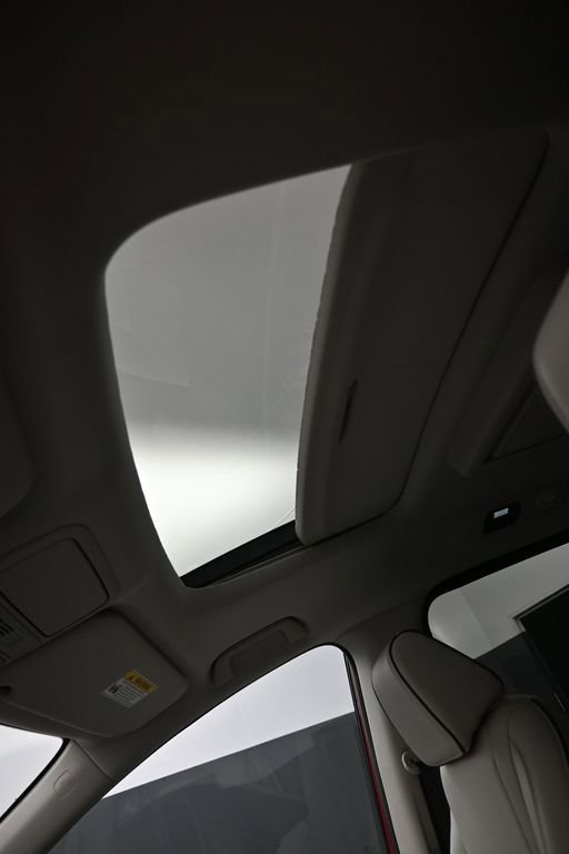 Used 2025 Honda Odyssey Touring image 18