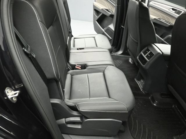 Used 2022 Volkswagen Atlas Cross Sport SE w/ Black Wheel Package image 24
