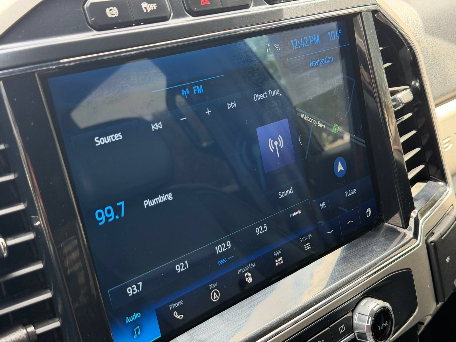 Used 2022 Ford F350 Lariat w/ Tremor Off-Road Package AWD/4WD image 24