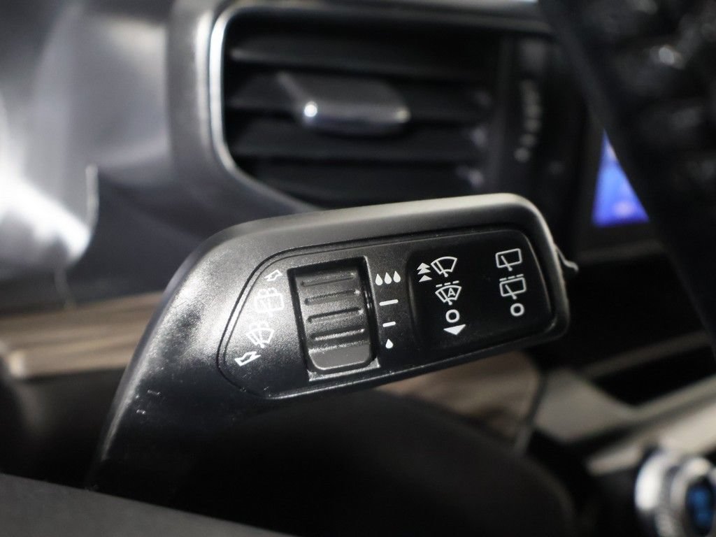 Used 2022 Ford Explorer Limited w/ Equipment Group 301A RWD image 46