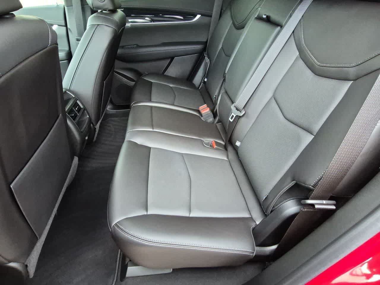 Used 2025 Cadillac XT5 Premium Luxury w/ Technology Package FWD image 19