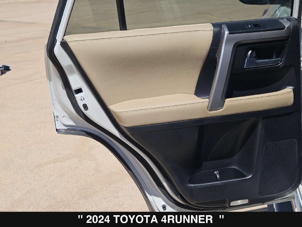Used 2024 Toyota 4Runner Limited AWD/4WD image 18