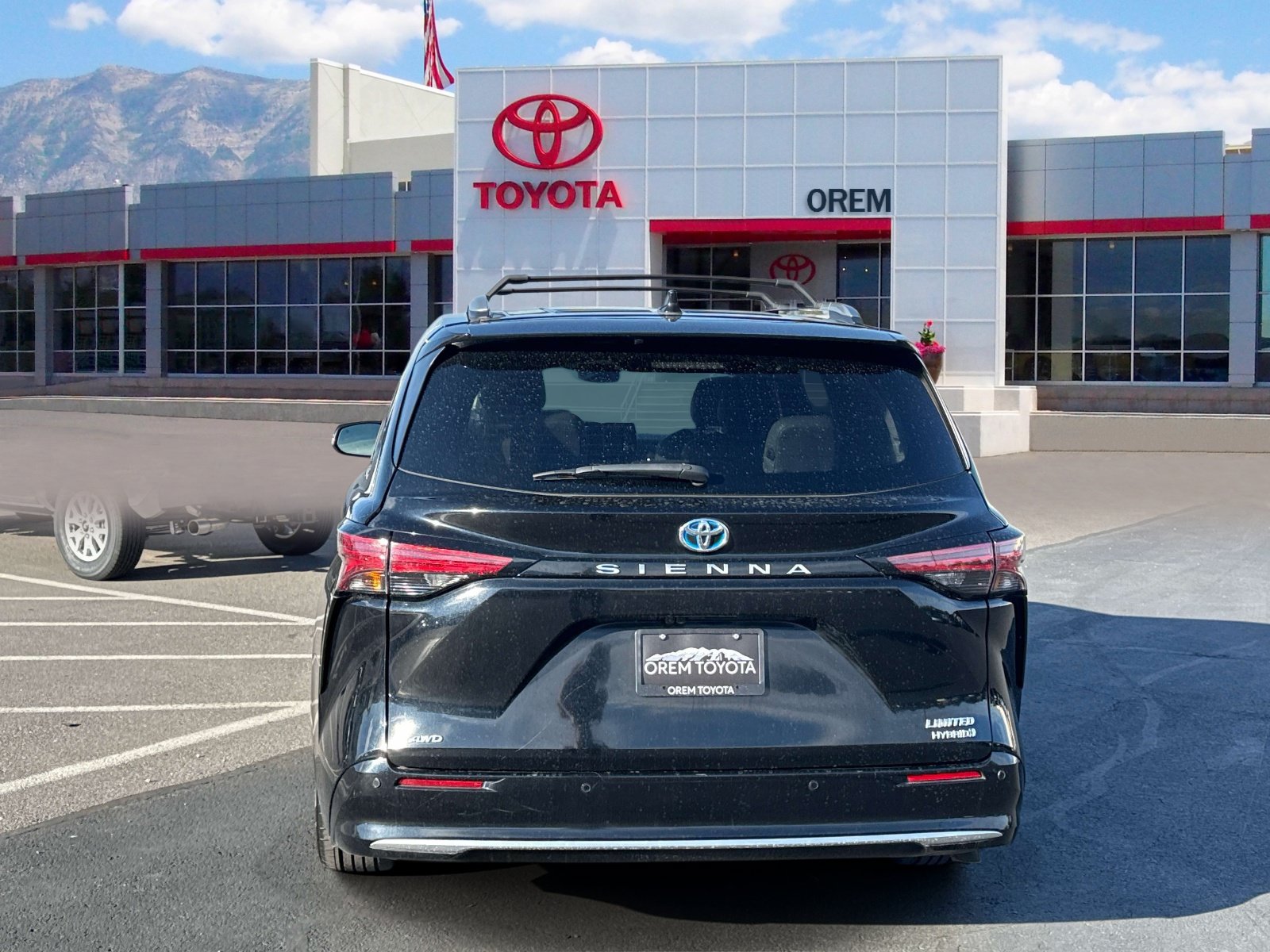 Used 2024 Toyota Sienna Limited AWD/4WD image 5